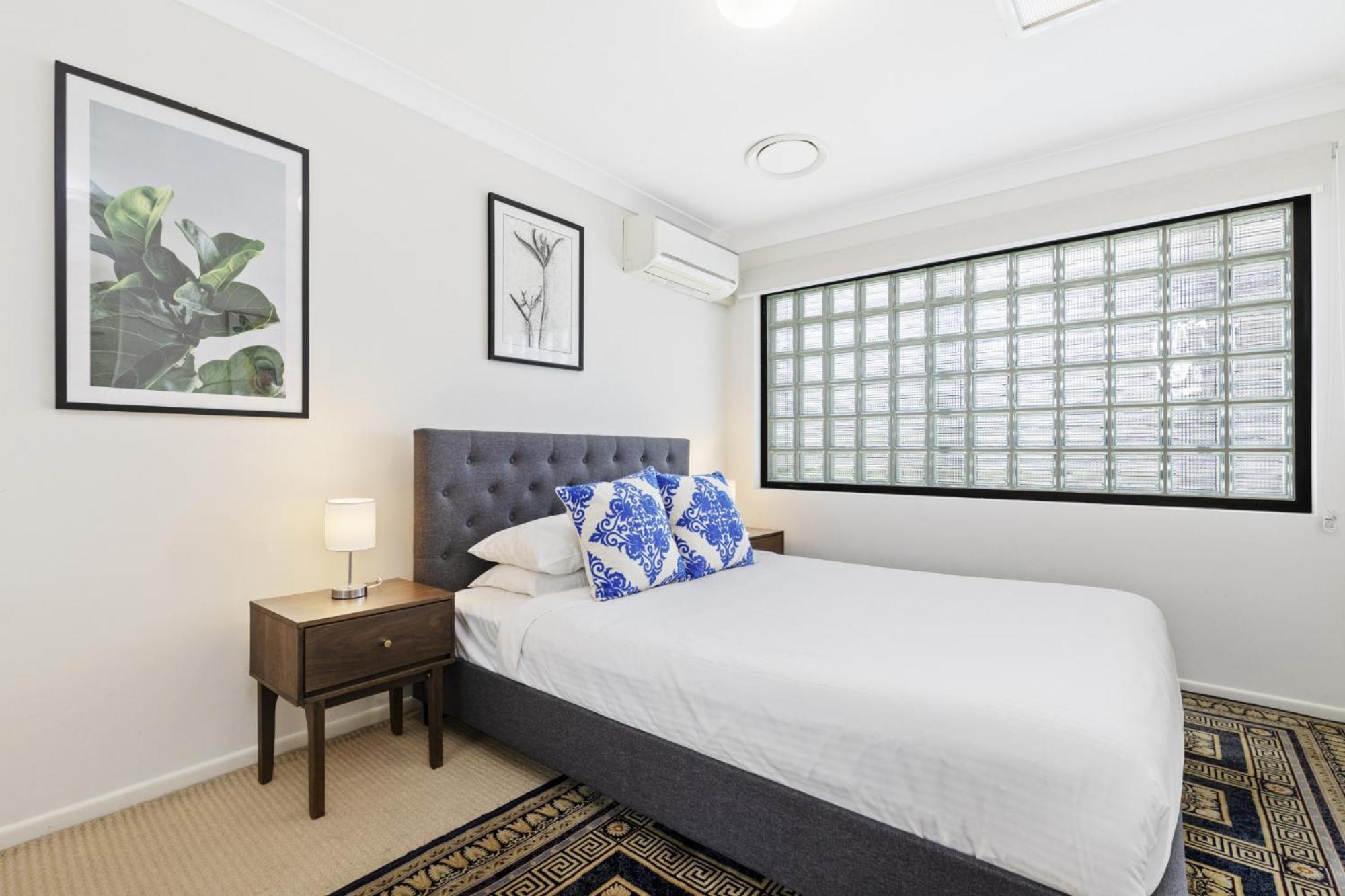 South 2-bed With Views & Parking